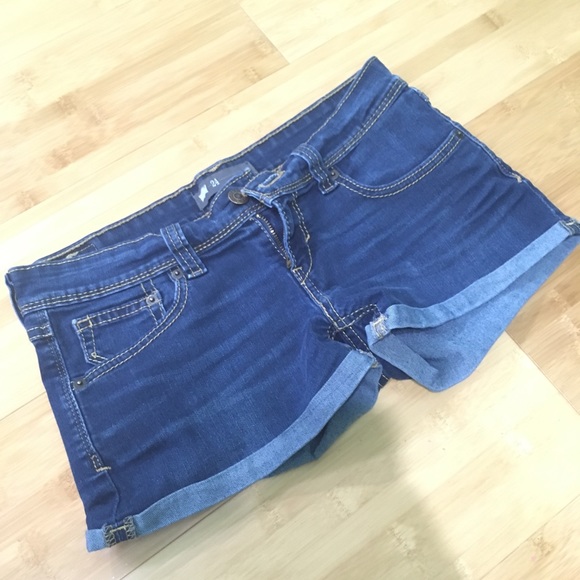 Levi’s Shorts - Picture 1 of 4