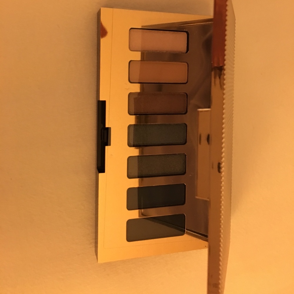 Estée Lauder eyeshadow palette.  New!