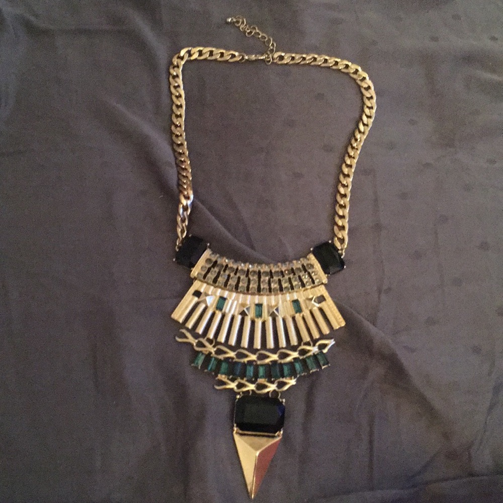 Statement necklace