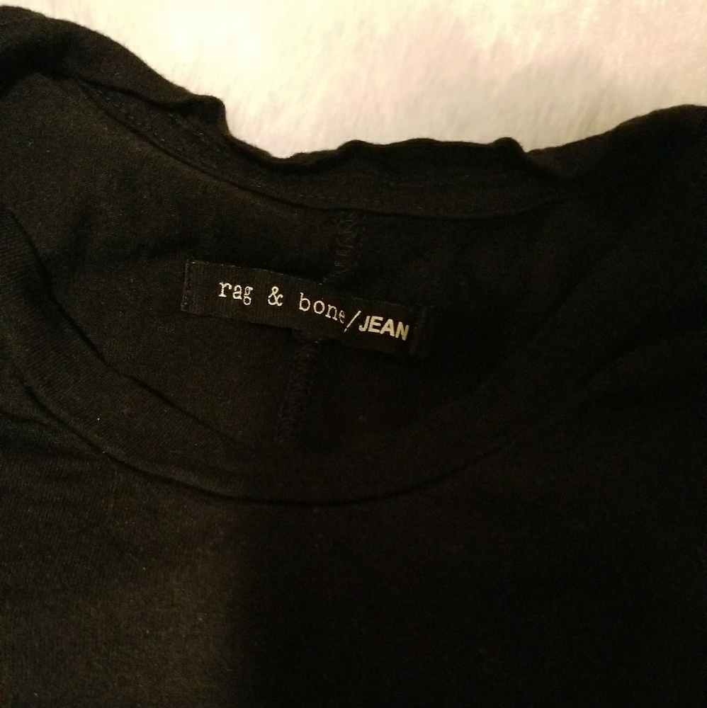 Rag And Bone Black t-shirt. Size xs.