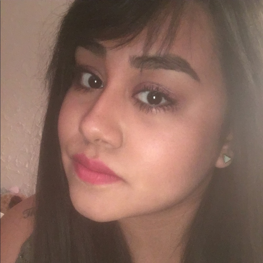 Meet your Posher, Alelia
