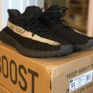 YEEZY BOOST 350 V2 OREO