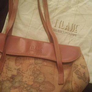 Alviero Martin purse
