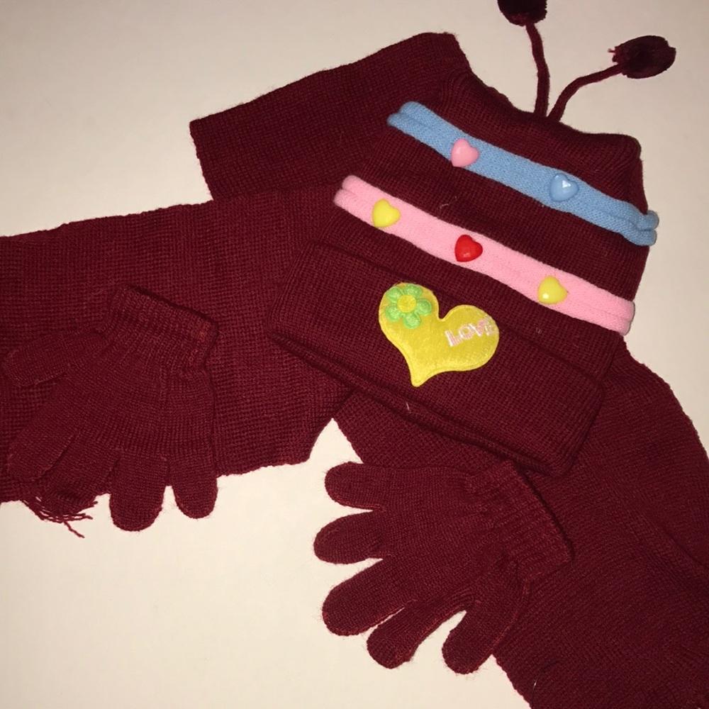 Kids matching hat, scarf and gloves set