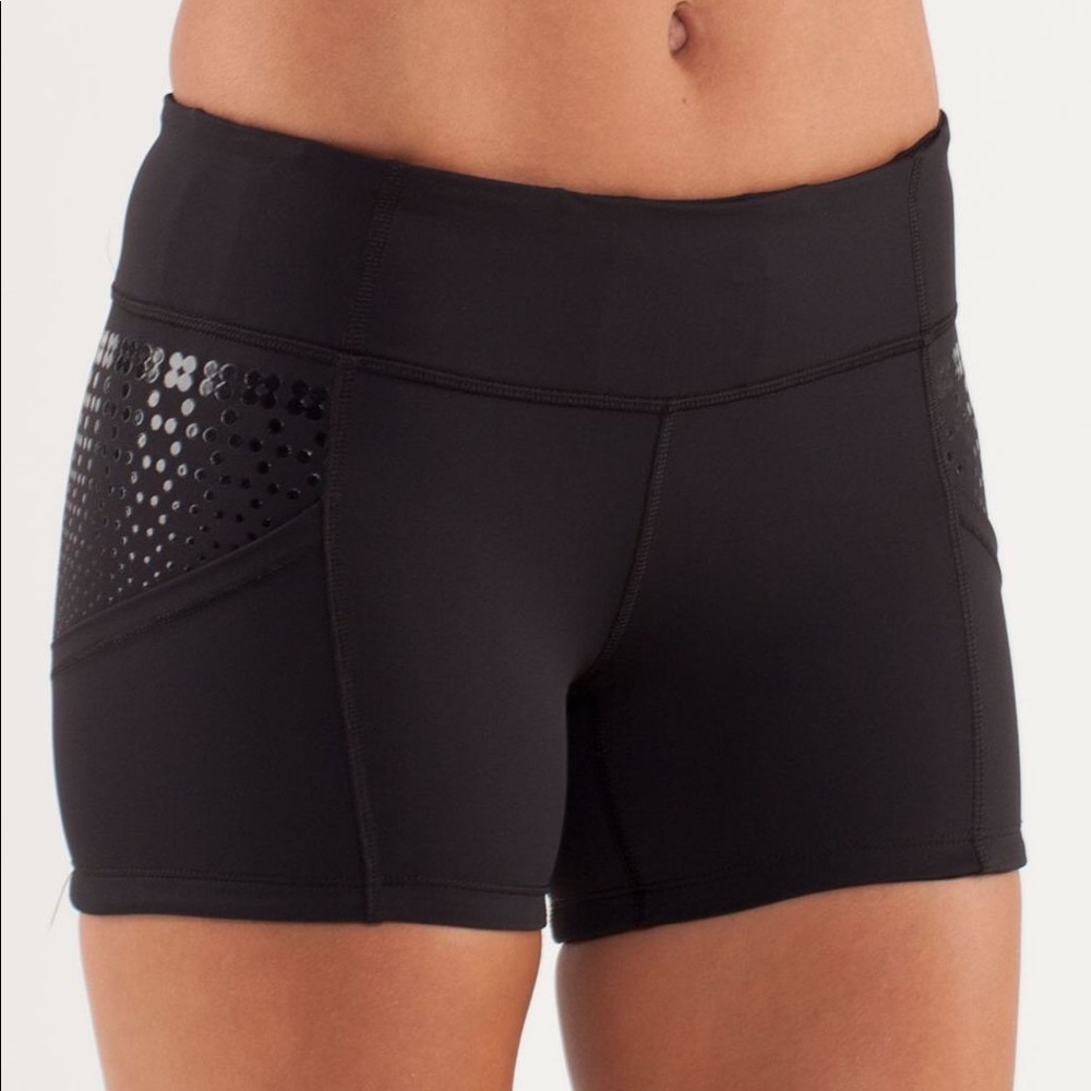 Lululemon Run: Black Shorts