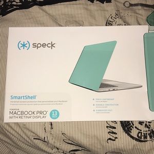 Speck smartshell Macbook pro 13 in Retina display