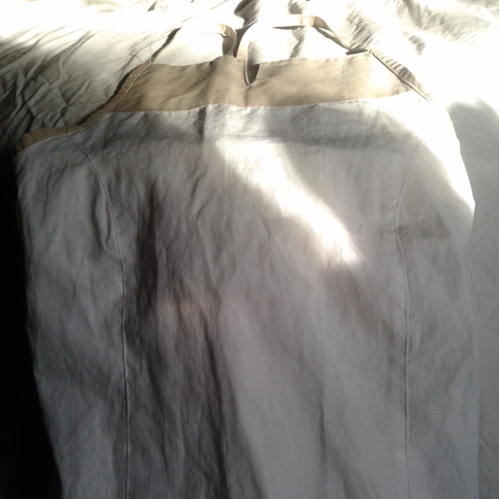 CUTE white and tan tank top pleated back.