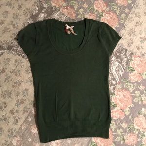 Short sleeve green sweater