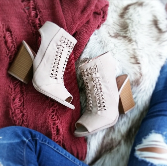 🚨LAST PAIR!!//The Joanna// Taupe caged Sandal - Picture 5 of 8