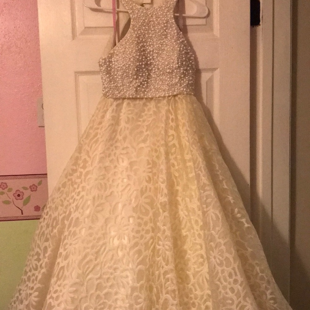 Beautiful Blush Prom dress