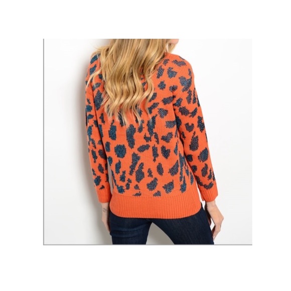 5/25 New! Orange and Navy Metallic sweater - Picture 2 of 4