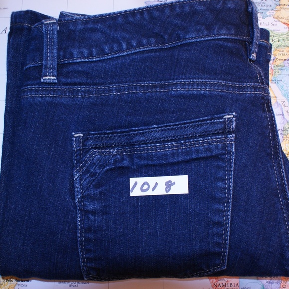 Women's White House/Black Market Jeans Size 6s - Picture 2 of 7