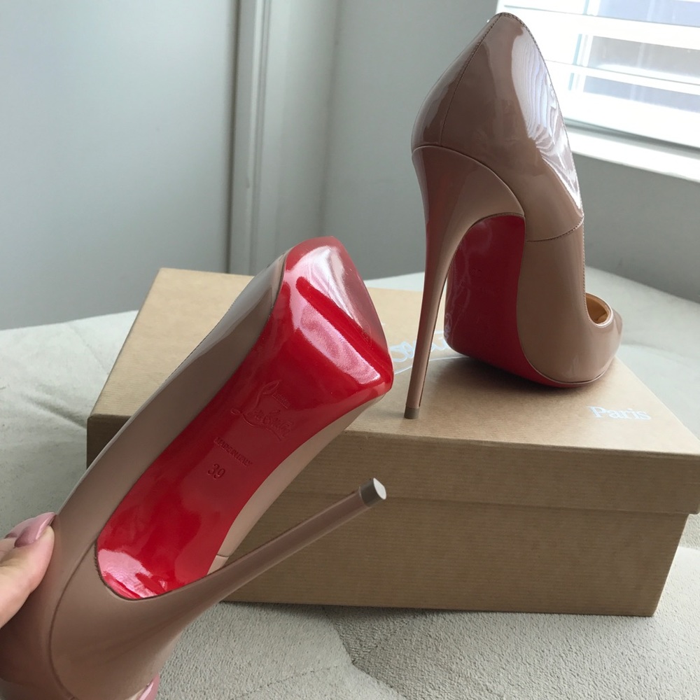 So Kate Nude Louboutin shoe - Picture 3 of 4