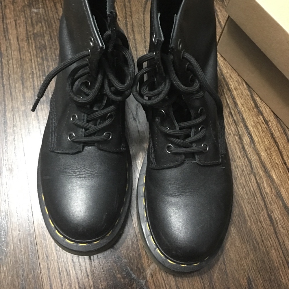 Doc Martens Size 7 Womens