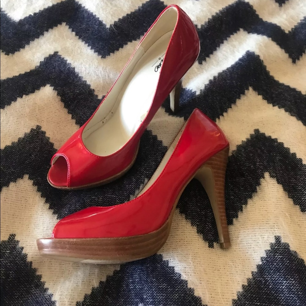 Red Heels 👠