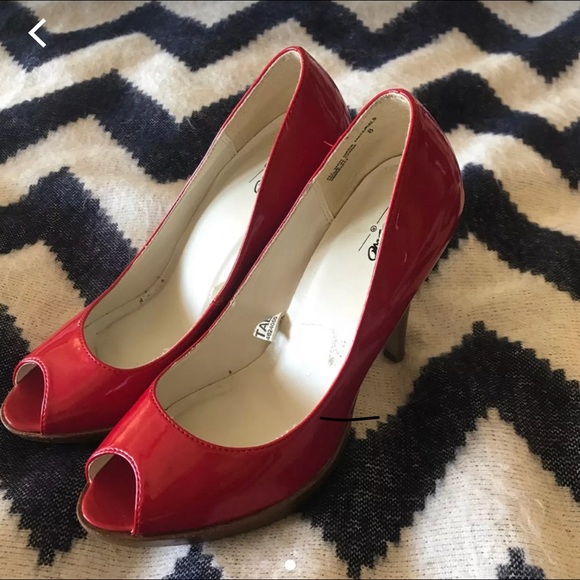 Red Heels 👠 - Picture 2 of 2