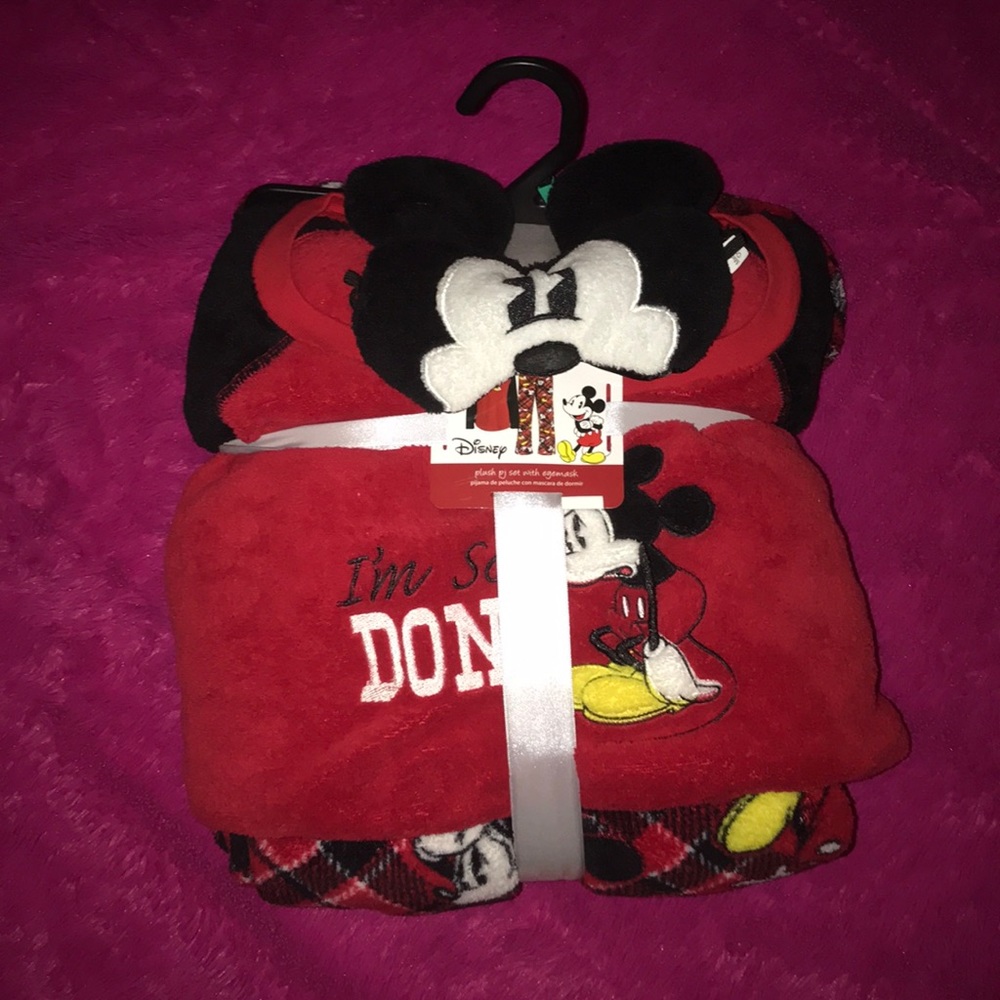 Plush pajama set