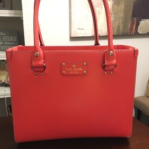Guaranteed authentic KATE SPADE ❤️❤️