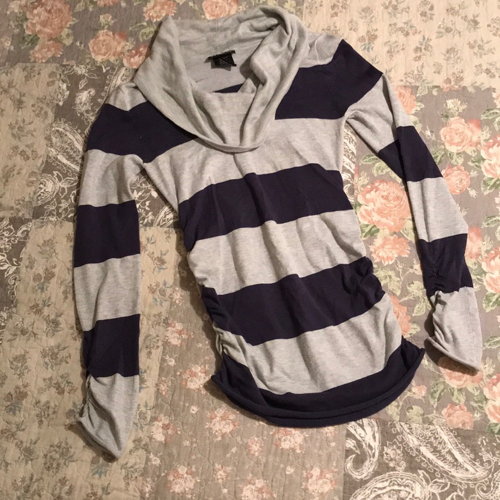 Navy blue & gray sweater