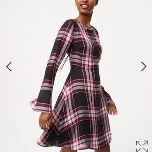 ✨LOFT✨ — Tie Back Plaid Dress