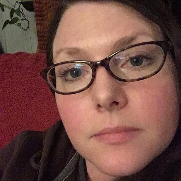 Meet your Posher, Amber - Picture 1 of 1