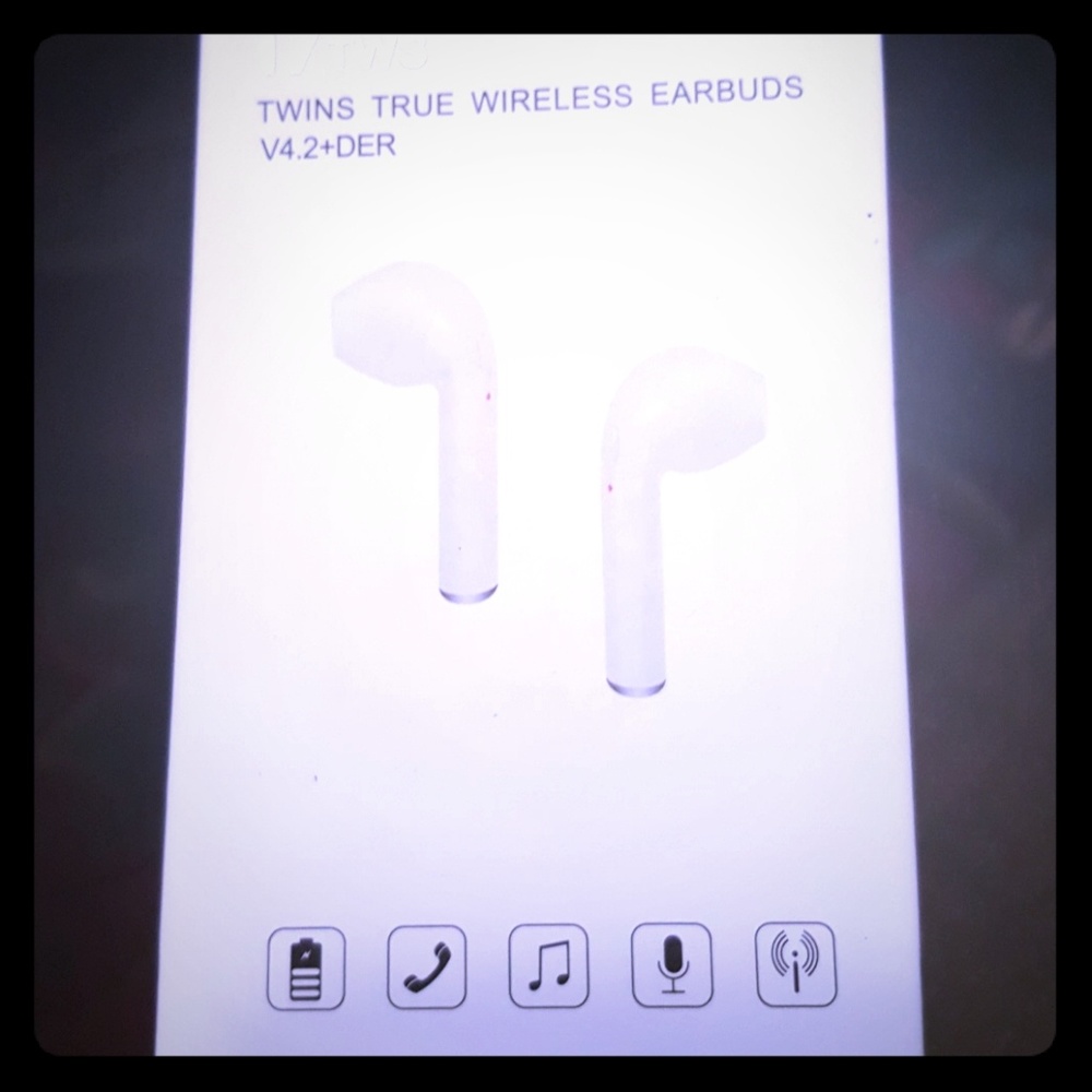 Twins wireless earbuds