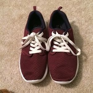 maroon workout sneakers