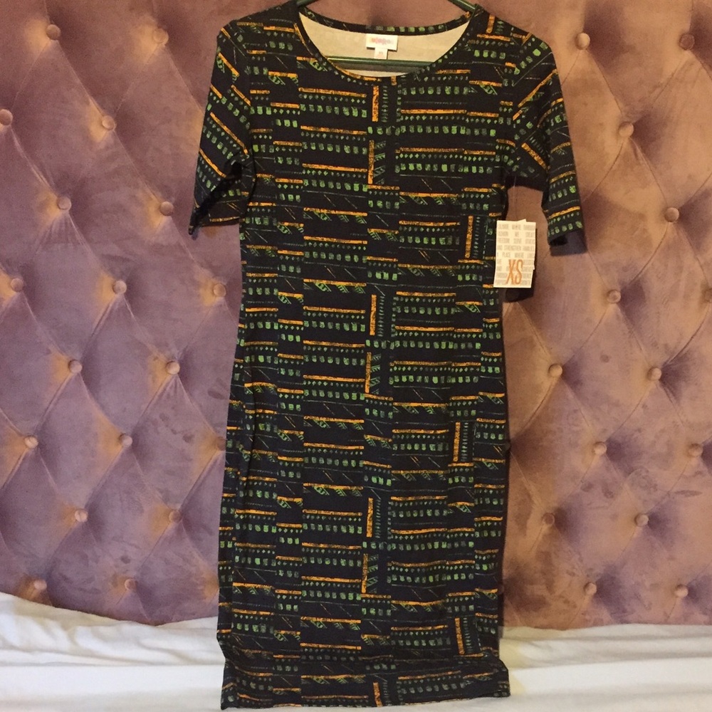 XS LulaRoe Julia Dress NWT Black Abstract NWT