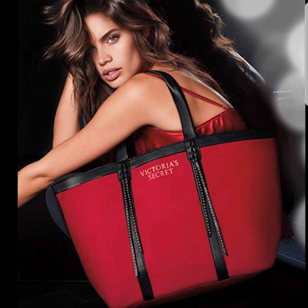 Vs red tote