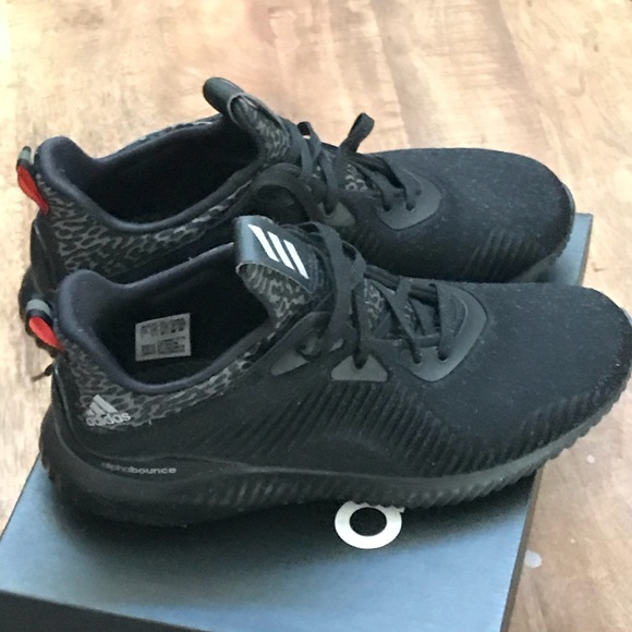 adidas Shoes - Adidas women’s shoes  size 7 black