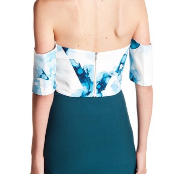 Super cute floral top - Picture 2 of 4