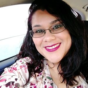 Meet your Posher, Raquel