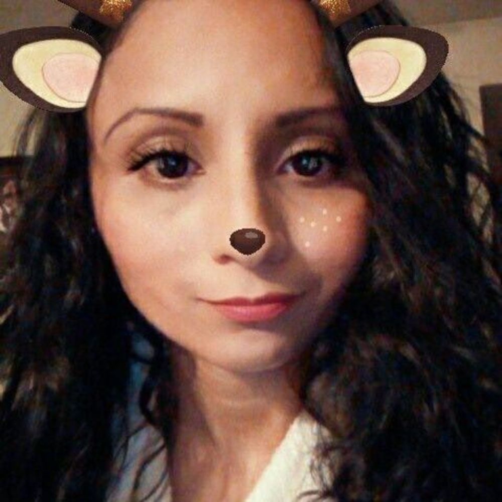 Meet your Posher, Yesenia