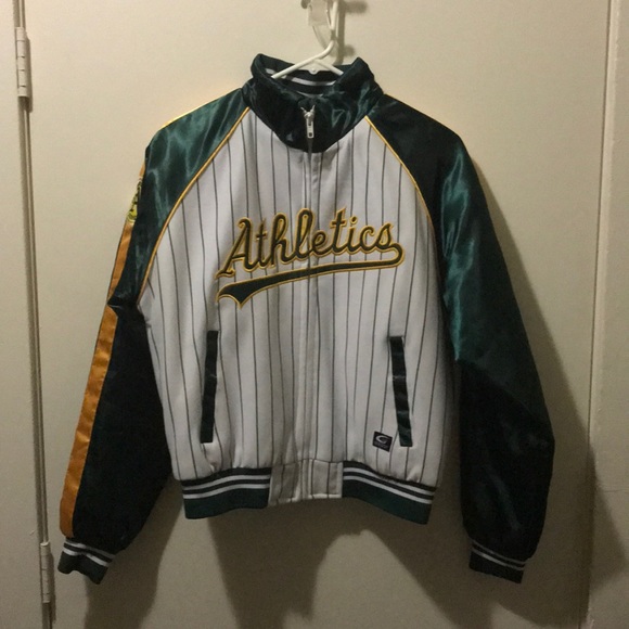Women’s MLB Giii A’s jacket - Picture 1 of 4