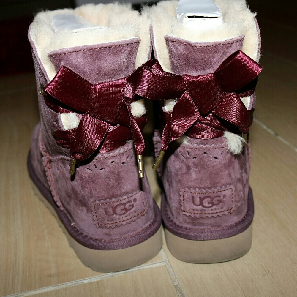 Dixi Flora Perf UGG boots size 8