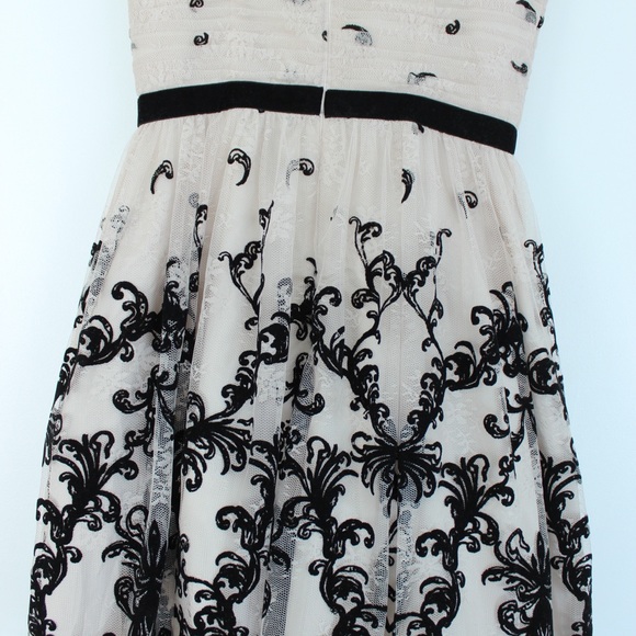 Adrianna Papell brocade strapless formal dress - Picture 6 of 8