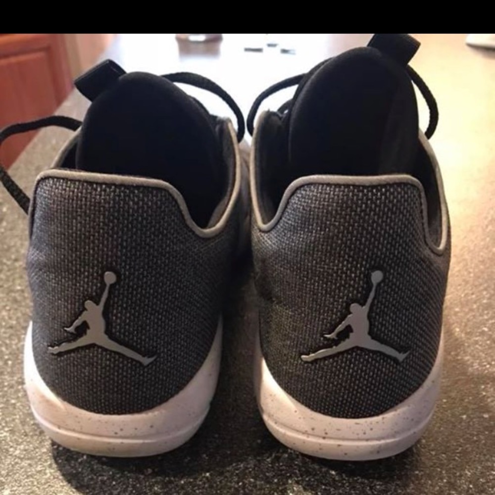 Jordan eclipse - Picture 3 of 7