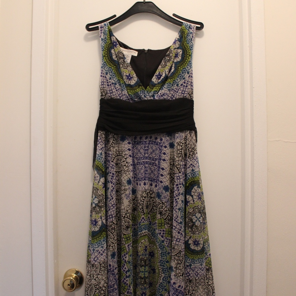 Maggie London Medallion Print Sleeveless Dress