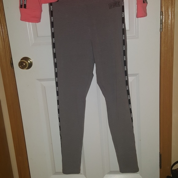 Vs pink set bnwt - Picture 2 of 2