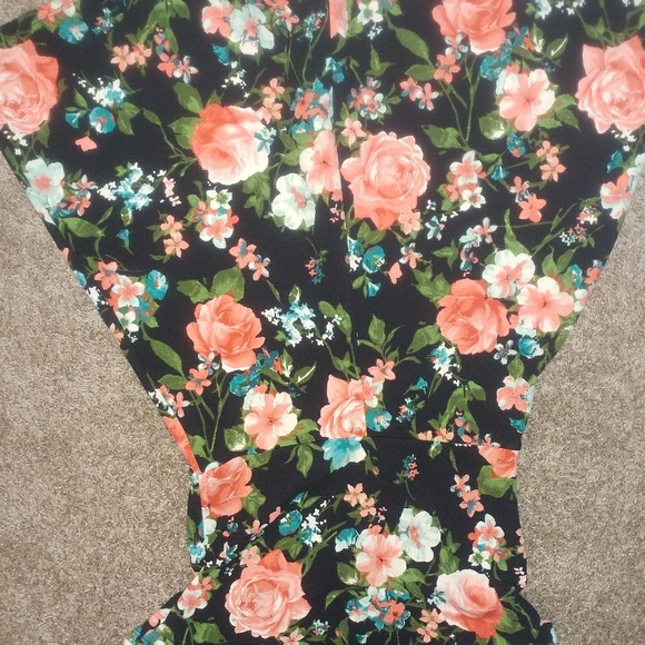 Paperdoll cute floral dress - Picture 3 of 3