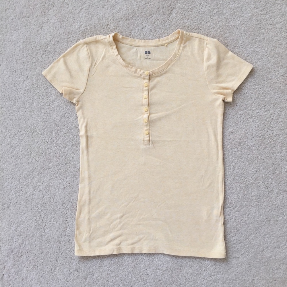 Uniqlo short sleeve tee shirt