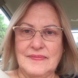 Meet your Posher, Evelyn