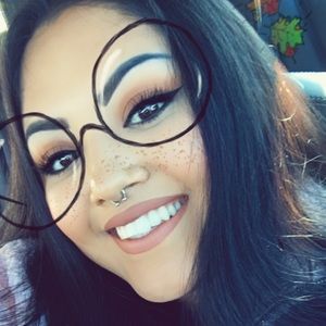 Meet your Posher, Noemi