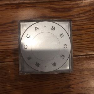 BECCA SOFT LIGHT BLURRING POWDER