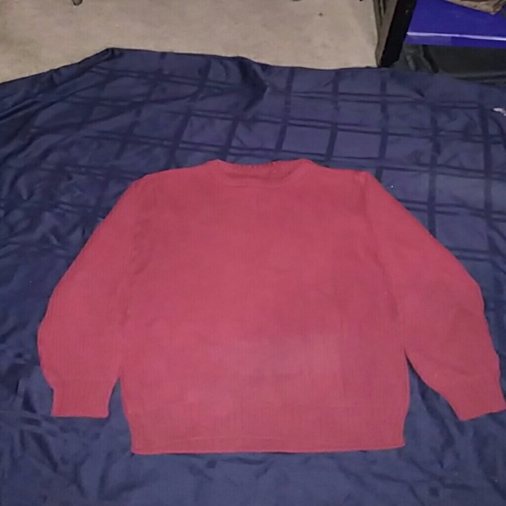 Red woven unisex sweater