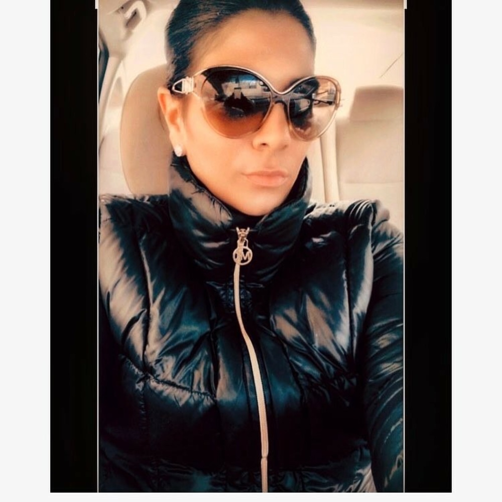 Meet your Posher, Desiree