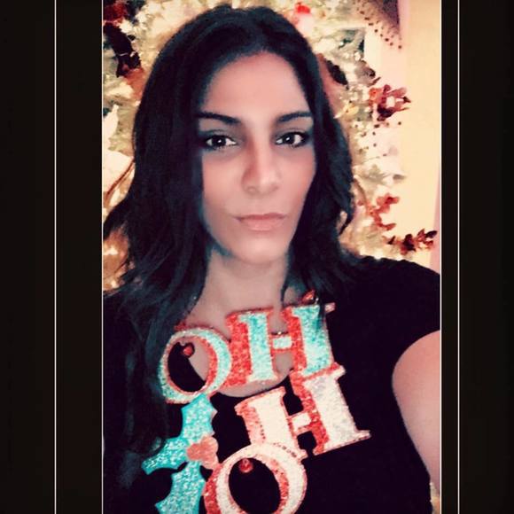 Meet your Posher, Desiree - Picture 2 of 7