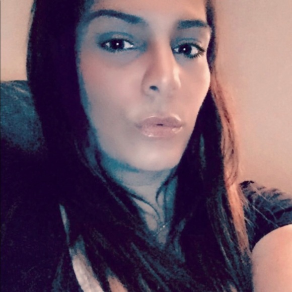 Meet your Posher, Desiree - Picture 5 of 7