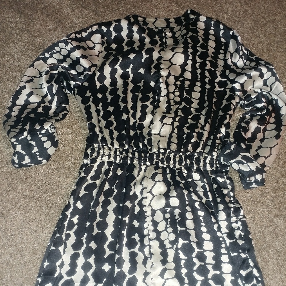 Venus Cute dress with pockets!!