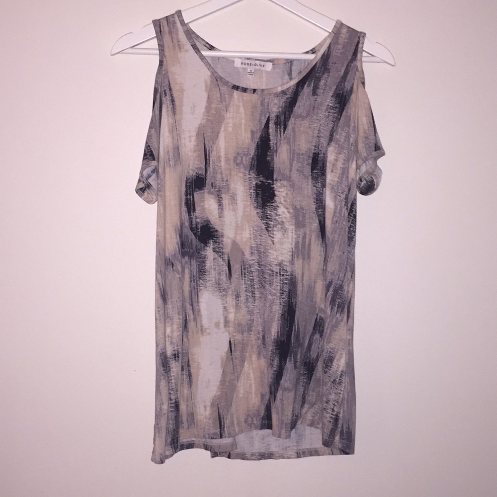 Cold shoulder long shirt